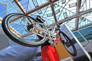 Eurobike 2011 startet smart mit Automatik und Bambus-E-Bike