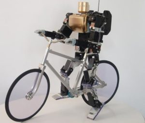 Roboter fährt Fahrrad: Kommt der elektrische Rikscha-Chauffeur? (Video)