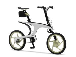 Toyota und Yamaha zeigen vernetztes Elektrotrike und E-Bike