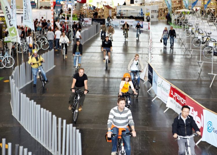 BIKE EXPO 2011, Halle B5, E-Bike Teststrecke