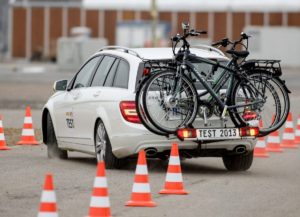Auto-Fahrradträger für E-Bikes im Test (Video)