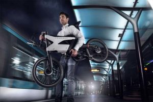 Peugeot Neuheit: E-Bike AE21 HYbrid mit Notebook-Halter (Fotostrecke)