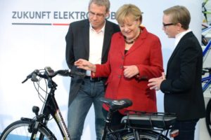 Bundeskanzlerin Merkel eröffnet Eurobike und betont E-Bike-Bedeutung