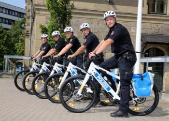 - Polizei sattelt ab sofort auf E Bikes um ArtikelQuer