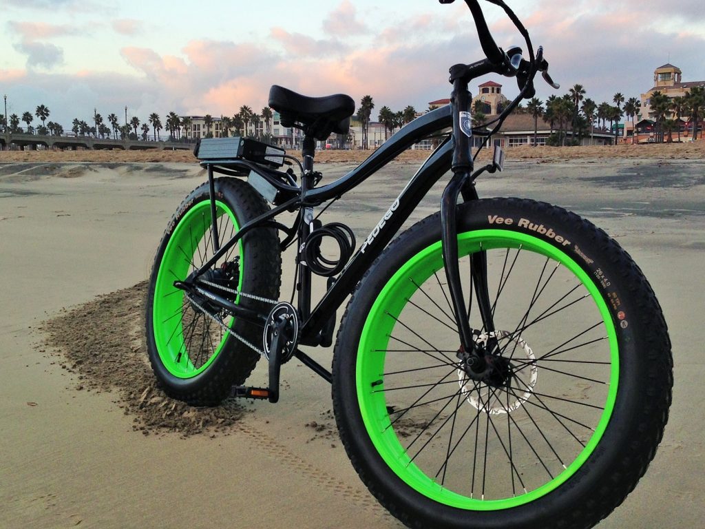 Pedego Trail Tracker: E-Bike mit "Fat Tires" am Strand. Foto: Pedego
