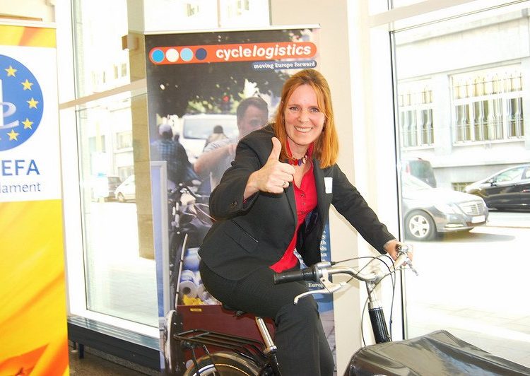 Cargo-E-Bike - 13598780153 4ce4ca6ce4 c
