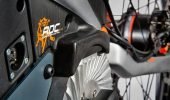 M1 Sporttechnik | TQ systems - Detail Motorseite und Ladestecker