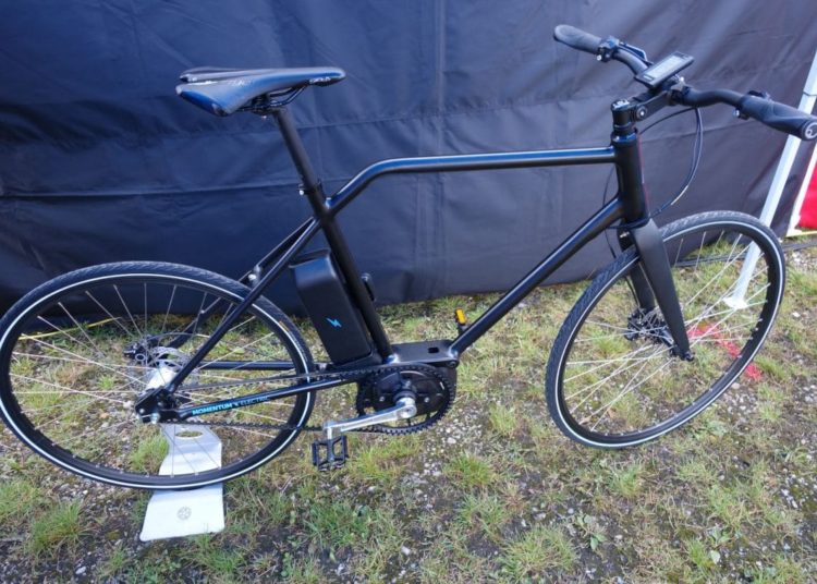 Momentum Electric Prototyp draußen