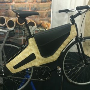 Bamboost E-Bike aus gewobenem Bambus und 3D-Drucker