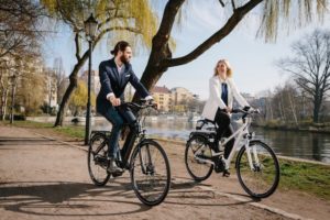 Studie sagt: E-Bike fahren ist so sicher wie radeln