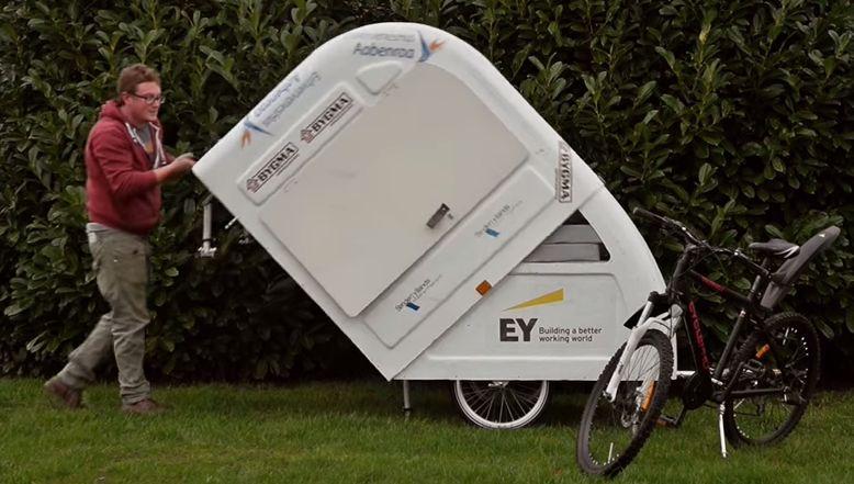 Platzsparen beim Camping - Der Wide Path Camper lässt sich falten