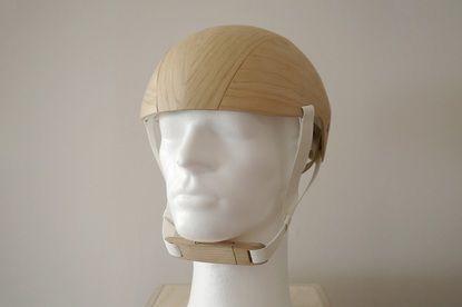Holzkopf...äh -helm