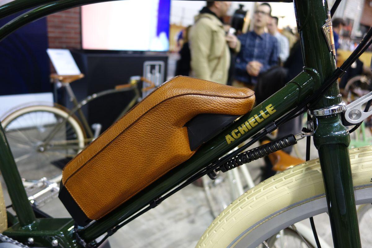 Akku-Mantel auf der Berliner Fahrradschau
