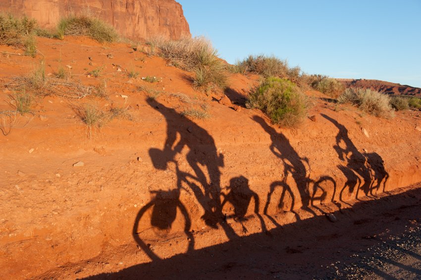 Feinfilm begleitet die e-Bike Tour durch Sand und Snow /Bild: Pedelec Adventures