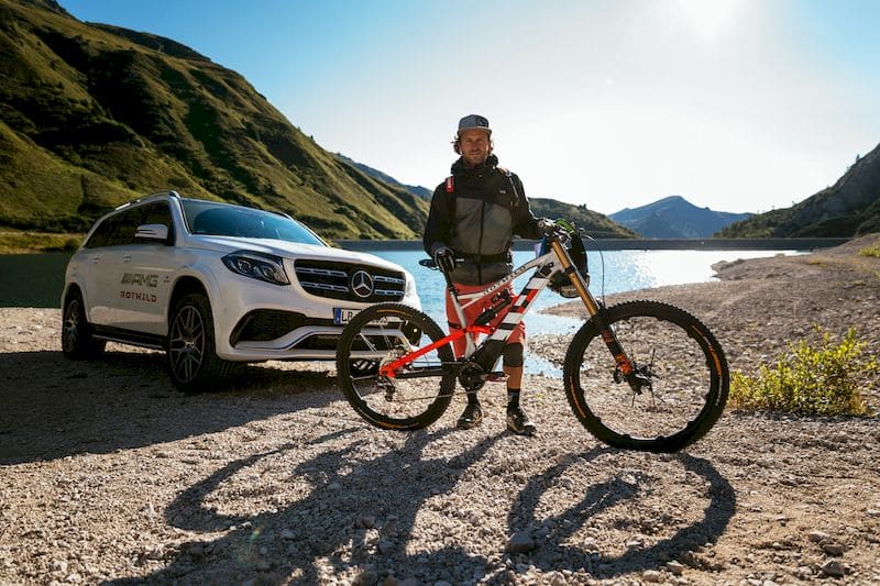 Der Traum vom Gravity-Profi: Auffahrt ohne Auto-Shuttle. Rotwild Action Pictures von Ale di Lullo