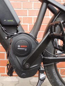 Hochkant eingebauter Bosch Performance CX Motor