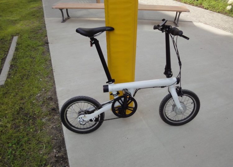 Komplettansicht QiCycle Falt-e-Bike von Xiaomi