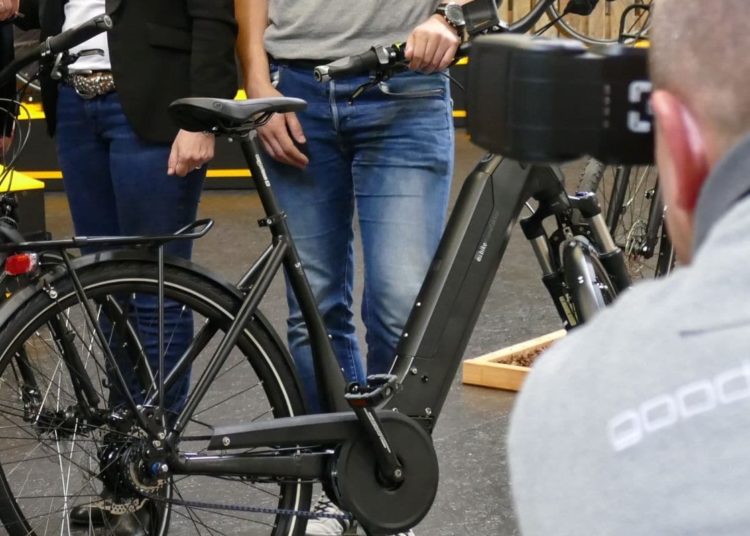 e-bike manufacture 2018 mit integriertem Akku und 48 Revolution Antrieb von Continental