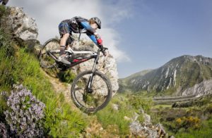 Scharfe Teile: E-Racer von BH Bikes 2018