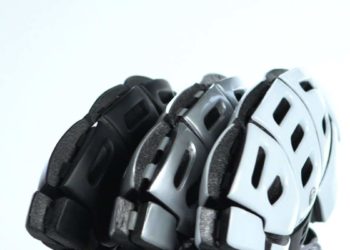 Falt-Helm von Morpher flach gemacht 2017