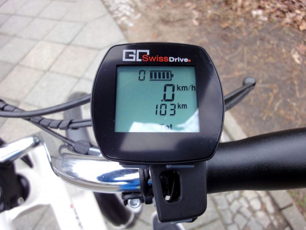 YouMo Cruiser e-Bike Test GoSwissDrive Bedienung