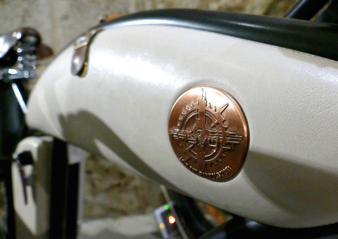 Rayvolt Cruzer e-Bike Barcelona 48V Akku Cover