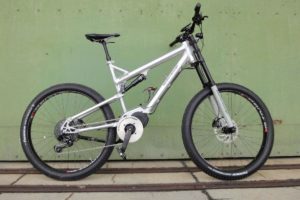 Unterwegs mit dem Ultra E-Fully von Steinerdesign: Test und Fahrbericht