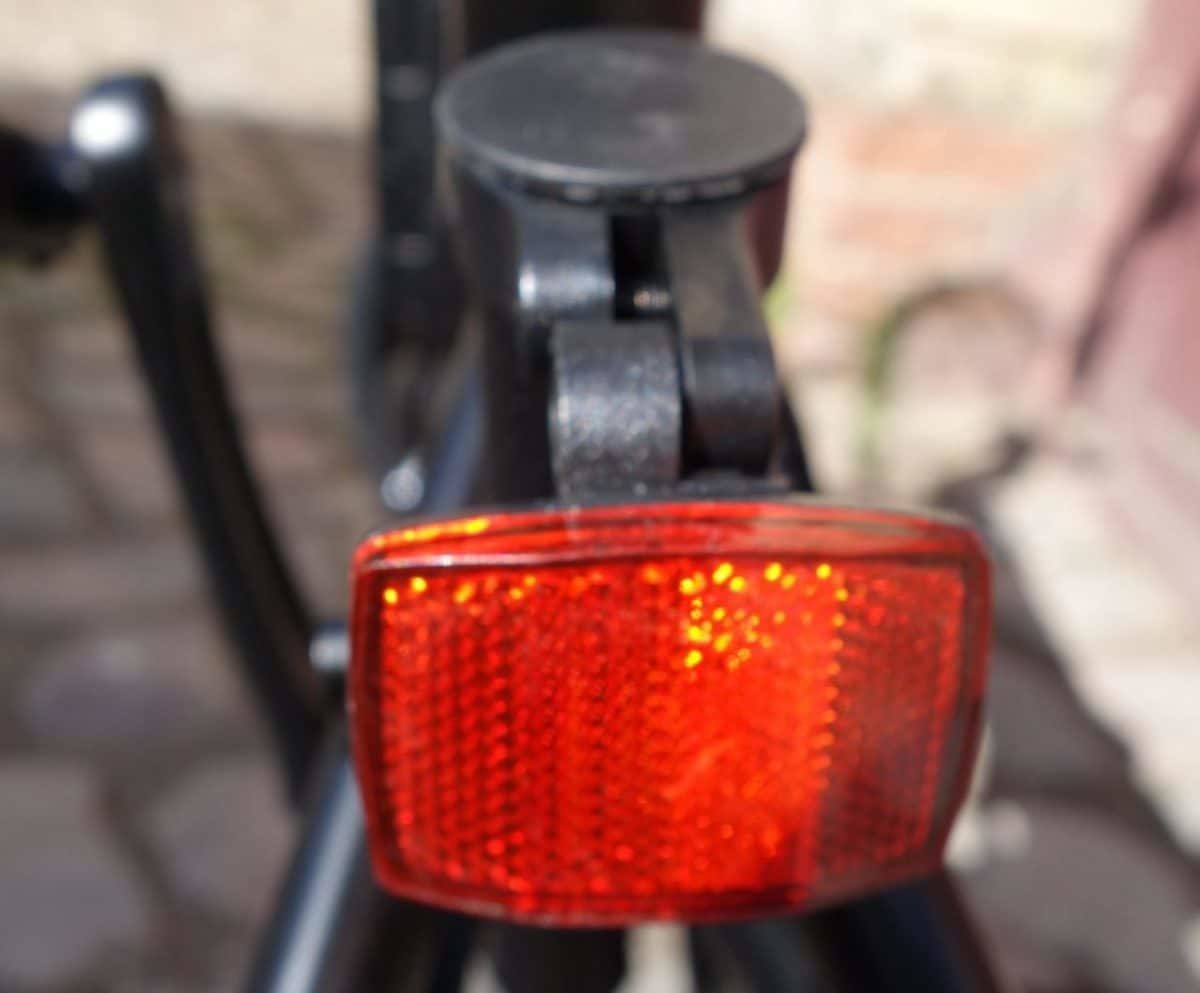 Rückstrahler ohne Rücklicht gibt Minuspunkte im Fido D1 Test