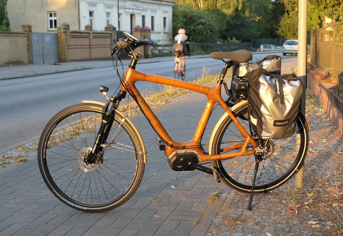 E-Bike Info | my Boo | Shimano Steps - P1020320 myboo links stra e mit pack taschen b Logo weg WM 1