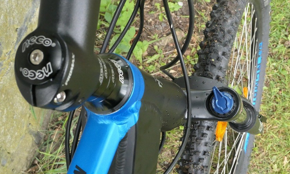 E-Mountainbike | NCM - P1020511 moscow detail federgabel mit einstellungen b 1