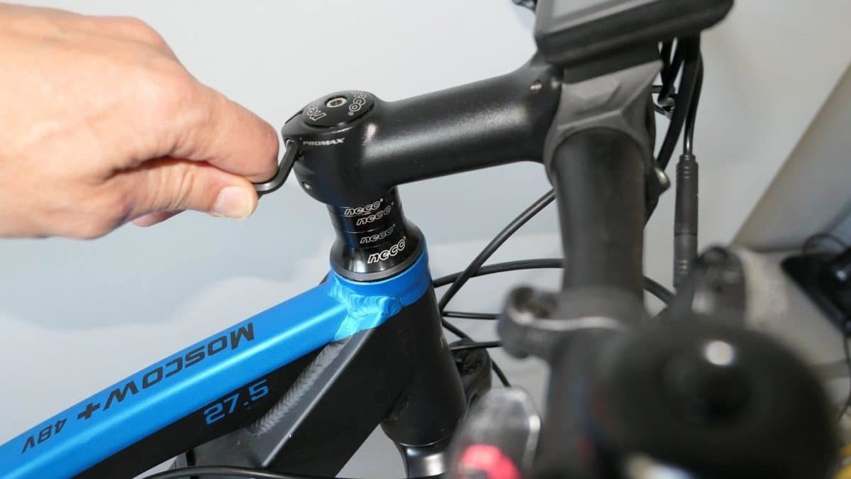 E-Mountainbike | NCM - P1020788 moscow lenker befestigung 1 1