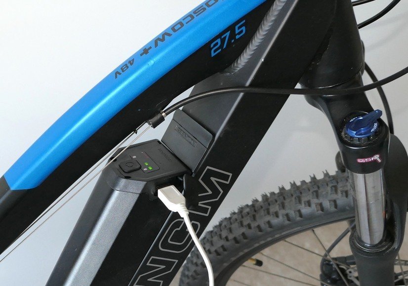 E-Mountainbike | NCM - P1020797 moscow rechts akku usb kabel b h k 1