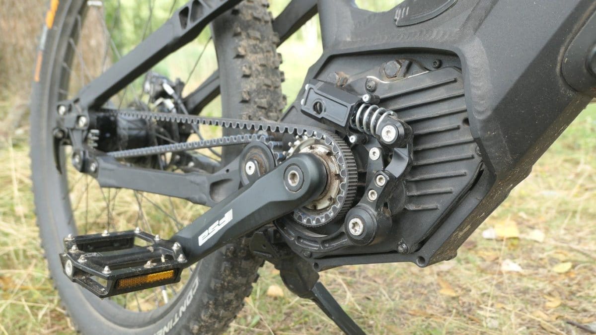 Bosch Performance CX | Gates Karbonriemen | HNF - P1040091 XF2 links detail gro riemen h k 1