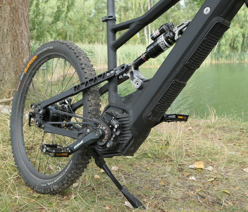 Bosch Performance CX | Gates Karbonriemen | HNF - P1040095 XF2 links detail unterrohr akku entnahme 2 Kettenstrebe druckstrebe b 1