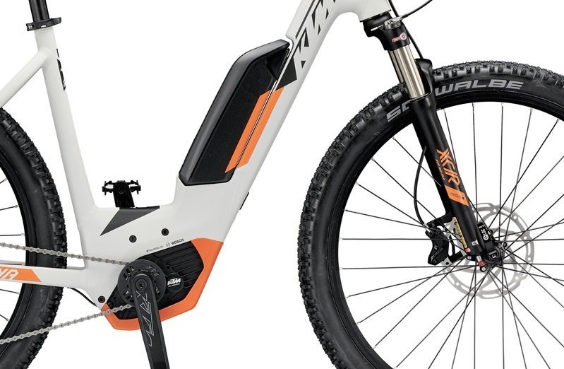 Bosch Motor Suntour Federgabel im KTM Macina Scout
