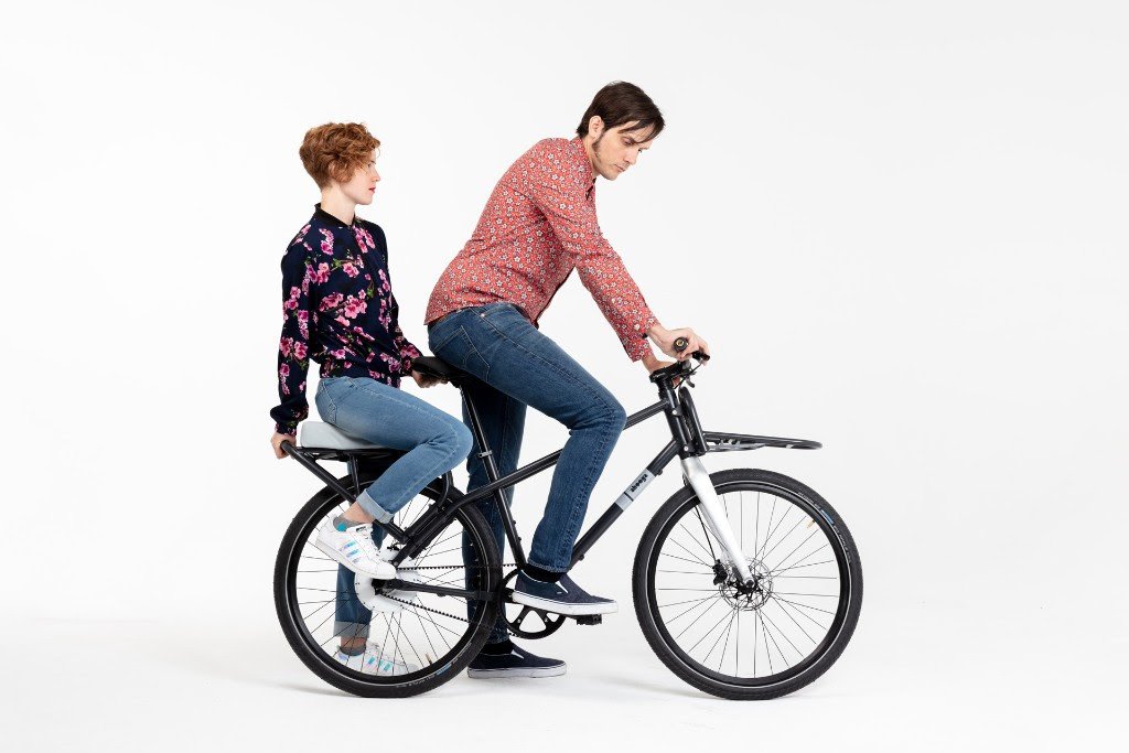 Modular e-Bike Ahooga transportiert 2 Leute