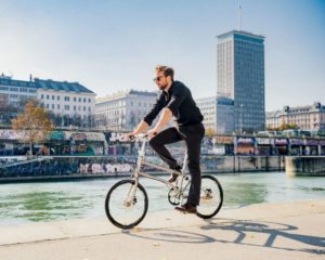 Vello: Selbstladendes e-Faltrad als 11,9kg Titanversion