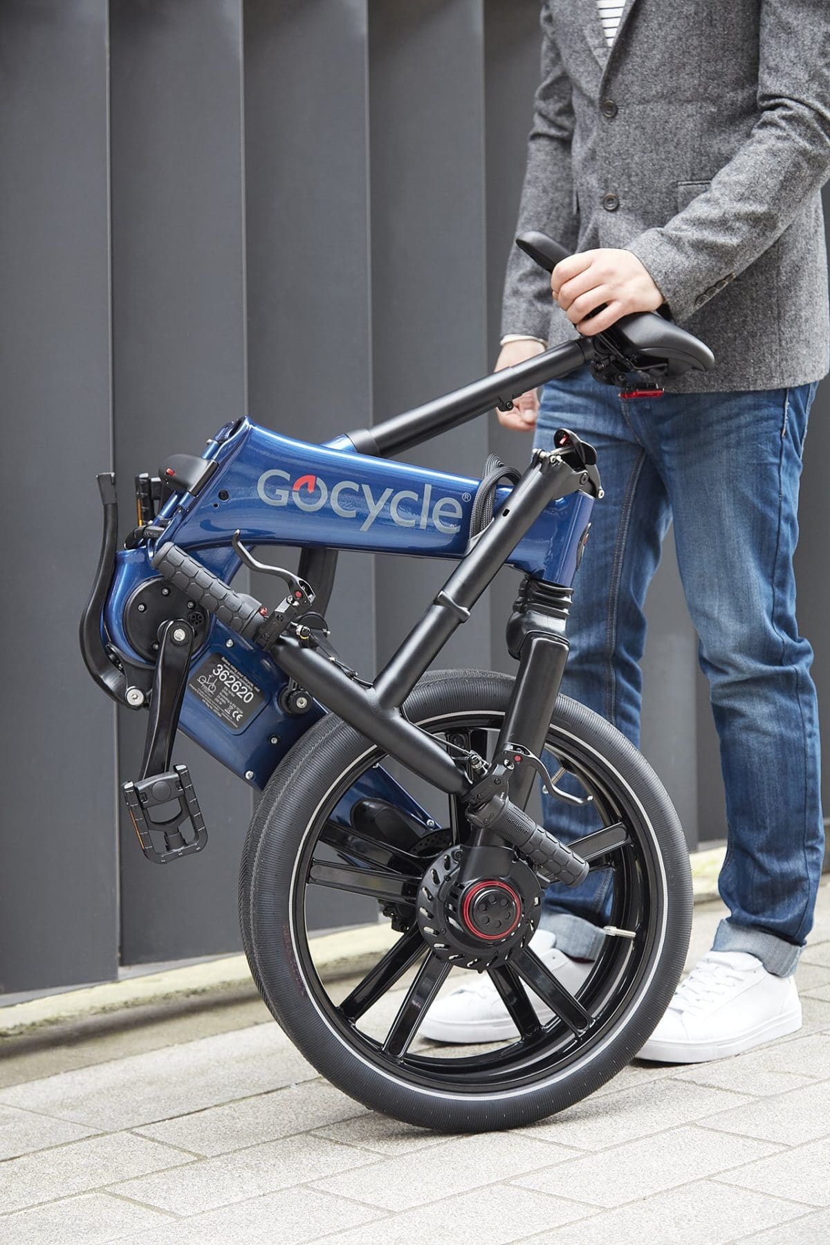 GoCycle GX geklappt stehend