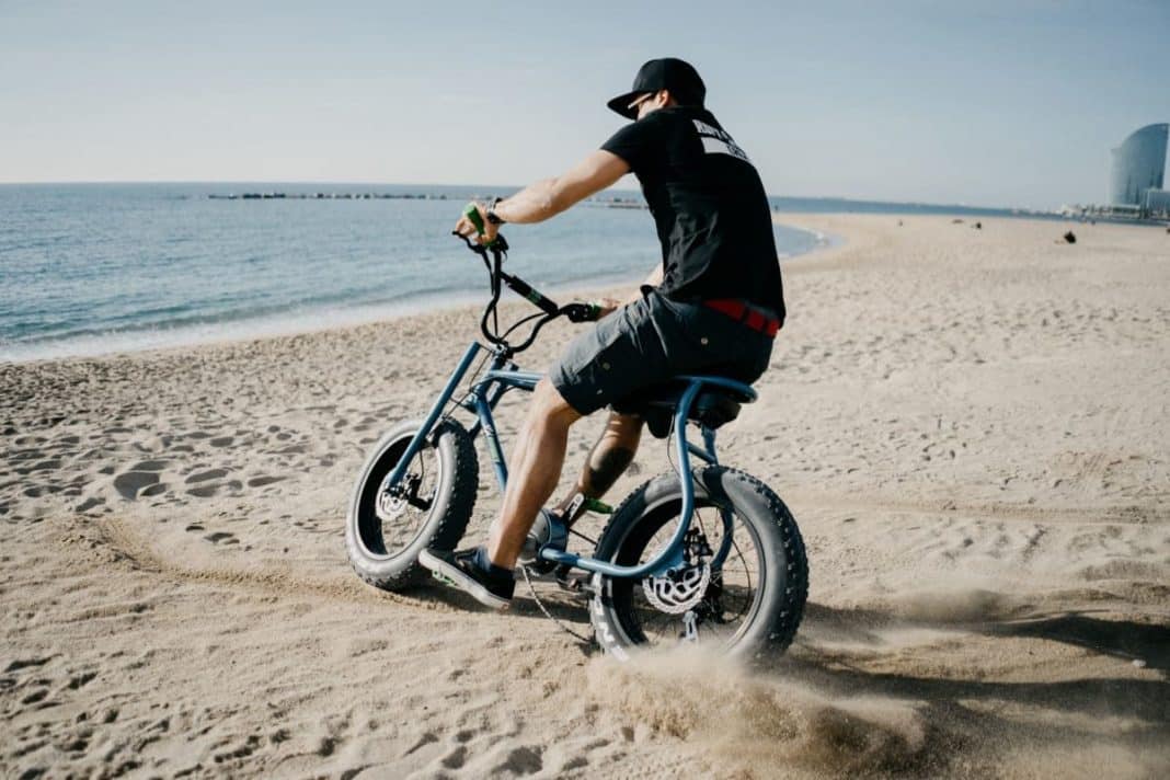 Lil'Buddy Ruff Cycles im Sand