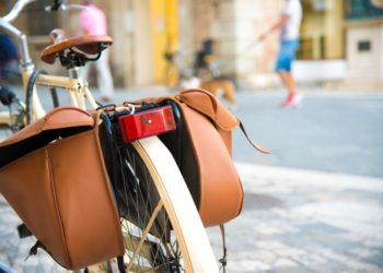 Transport - shutterstock 1098126395