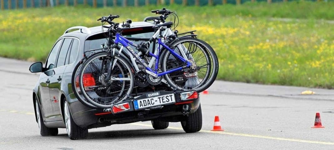 Fahrradheckträger Eufab Premium 3 beim Ausweichtest