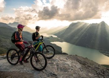 Zwei Flyer Uproc6 im Engadin