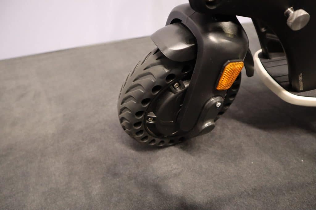 Die Reifen des Trekstor EG-31 - E-Scooter mit Straßenzulassung
