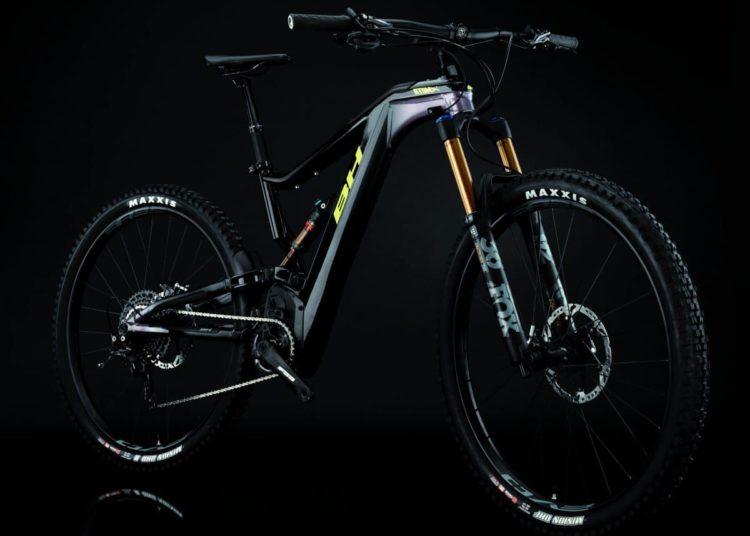 AtomX Serie: ATOMX LYNX 6 PRO-SE in der Seitenansicht (Foto: BH Bikes)