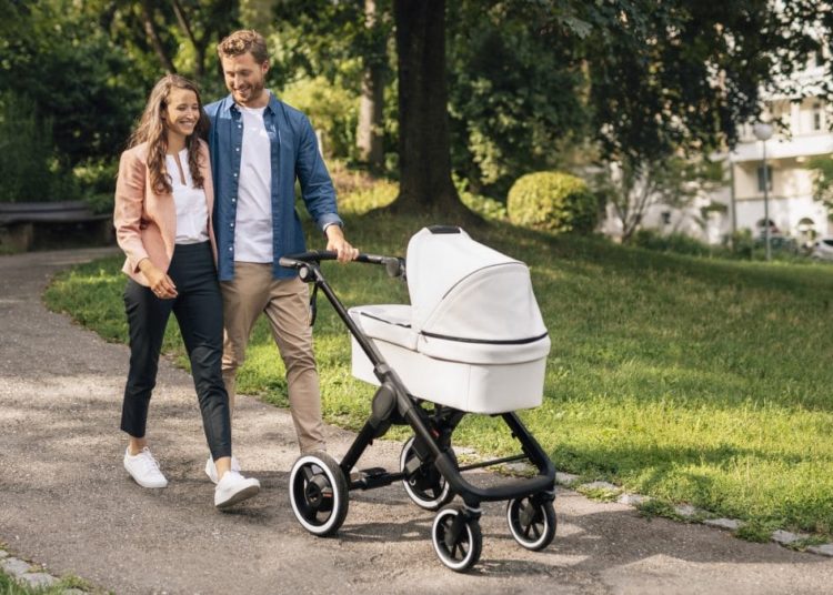 Bosch eStroller im Park