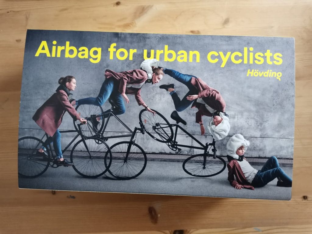 Verpackung des Hövding 3 - eBikeNews