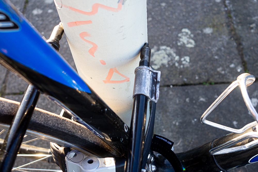 Bügelschloss im Kampf gegen die Laterne - eBikeNews