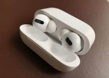 Apple AirPods Pro in der Ladehülle (Detailansicht)
