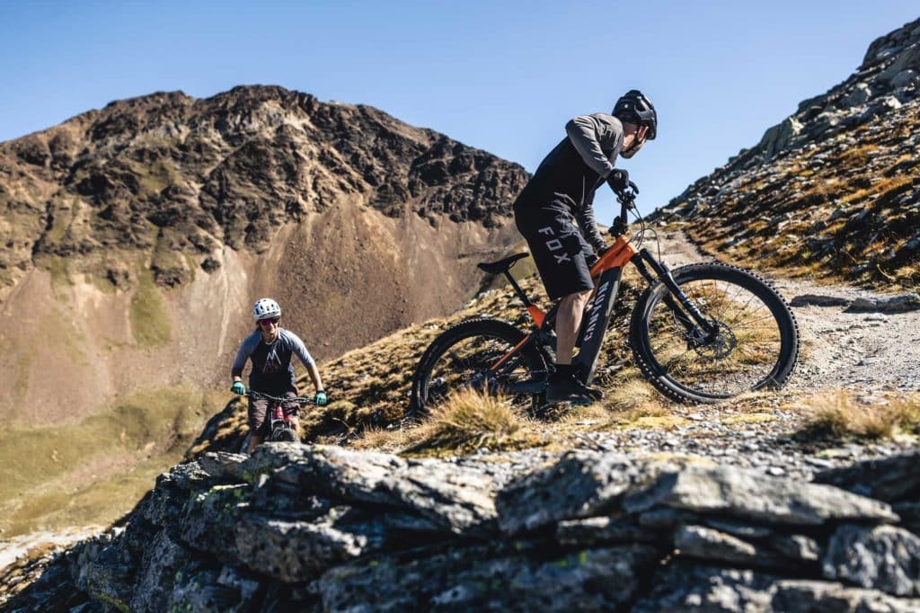 Cayon E-MTB am Berg eBikeNews