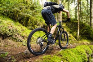 Moustache startet mit überarbeiteten E-MTBs in die neue Saison